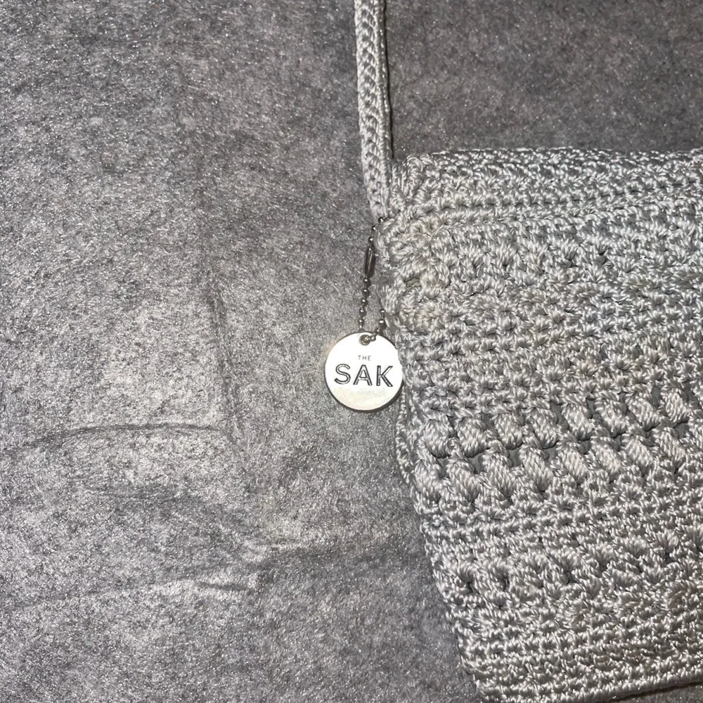 The Sak Crochet Knit Shoulder Bag Purse Gray Zip Hand Made Boho Y2K‎